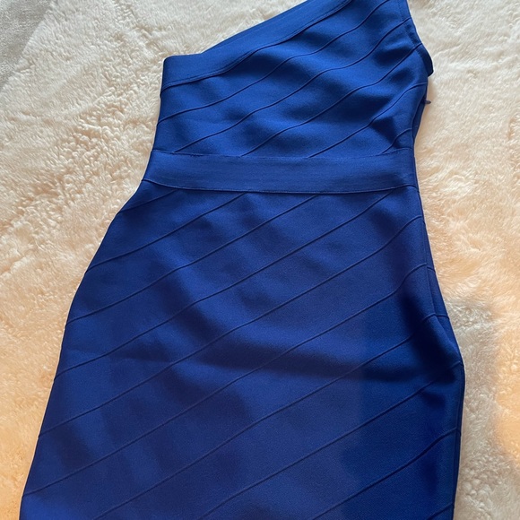 One shoulder bandage dress mew without tags - Picture 4 of 7